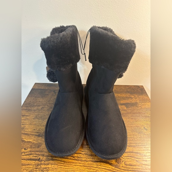 Thereabouts Girls Aubree Flat Heel Winter Boots NWT Size 3 - Picture 3 of 8